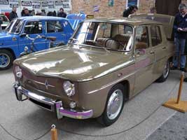 R8 av.jpg